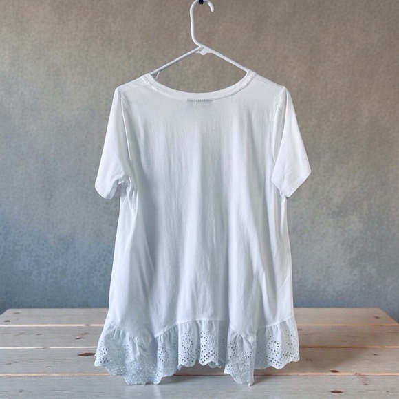 LOGO by Lori Goldstein Eyelet Hem Top M White Boho Minimalist new - Picture 3 of 10